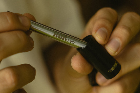 Wie benutzt man einen One-Hitter richtig? Befüllen, Anzünden, Reinigen